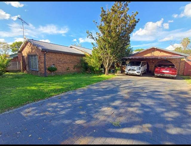 3 BEDROOM HOUSE FOR SALE IN VANDERBIJLPARK SW 2